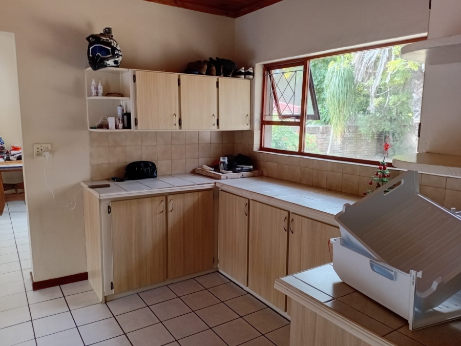 To Let 4 Bedroom Property for Rent in Bonza Bay Eastern Cape